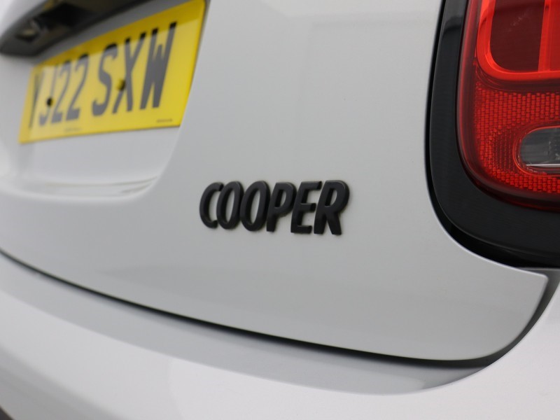 2022 (22) MINI HATCHBACK 1.5 Cooper Sport 5dr Auto 5509043