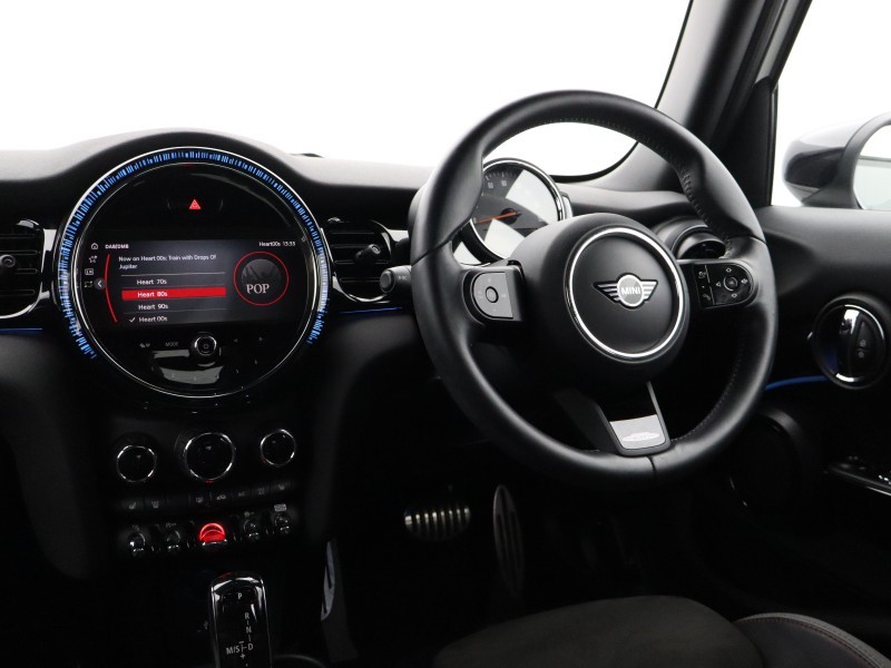 2022 (22) MINI HATCHBACK 1.5 Cooper Sport 5dr Auto 5509074
