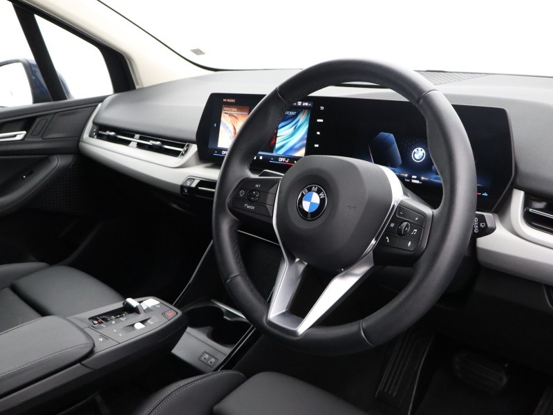 2025 (75) BMW 2 SERIES 220i MHT Sport 5dr DCT 5440637
