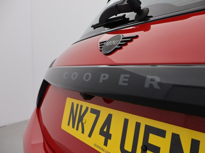 2024 (74) MINI COOPER 1.5 C Sport 3dr Auto 5491590