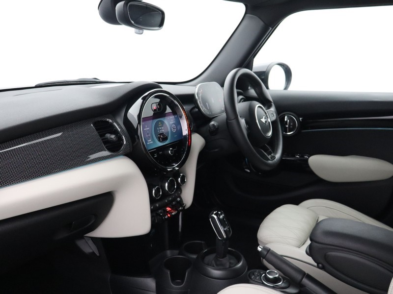 2024 (73) MINI HATCHBACK 1.5 Cooper Exclusive Premium 5dr Auto 5719652