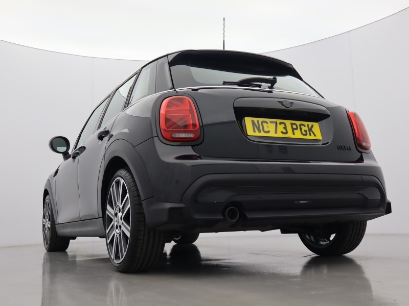 2024 (73) MINI HATCHBACK 1.5 Cooper Exclusive Premium 5dr Auto 5719651