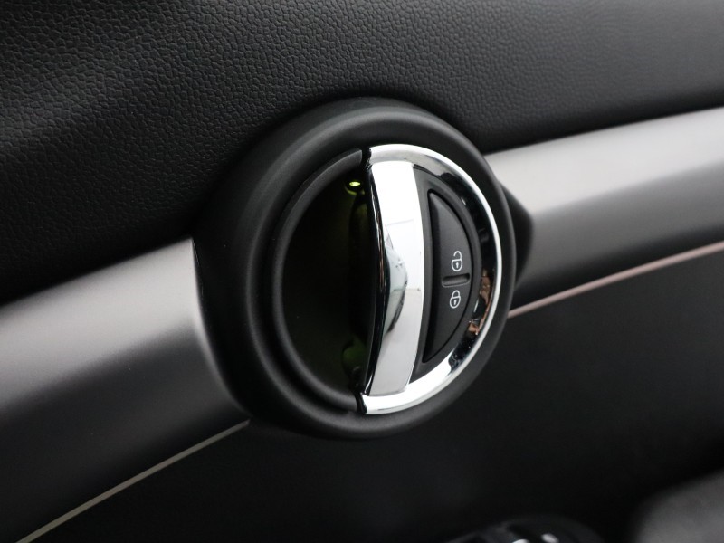 2022 (22) MINI HATCHBACK 1.5 Cooper Exclusive 5dr Auto 5473365