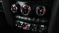 2022 (22) MINI HATCHBACK 1.5 Cooper Exclusive 5dr Auto 5473379