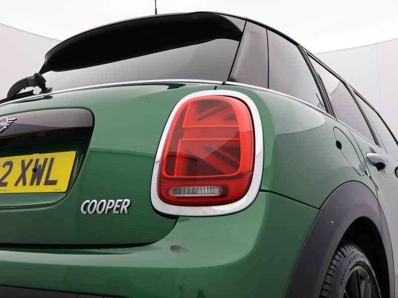 2022 (22) MINI HATCHBACK 1.5 Cooper Exclusive 5dr Auto 5473340