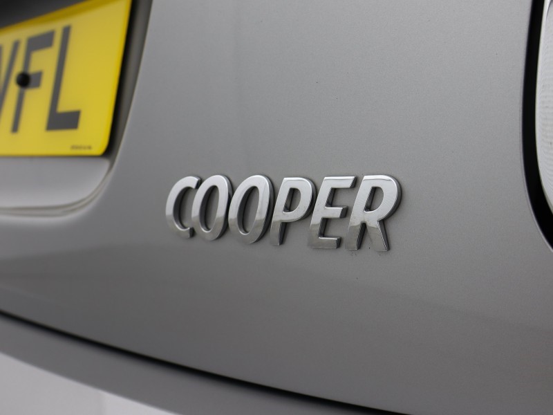 2023 (73) MINI HATCHBACK 1.5 Cooper Classic 3dr Auto 5483639