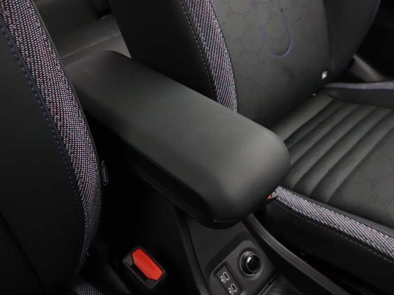 2025 (75) MINI COOPER 1.5 C Classic 3dr Auto 5523830