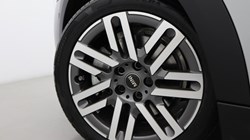 2025 (75) MINI COOPER 1.5 C Classic 3dr Auto 5523832
