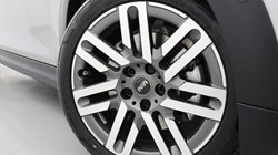 2025 (75) MINI COOPER 1.5 C Classic 3dr Auto 5523831