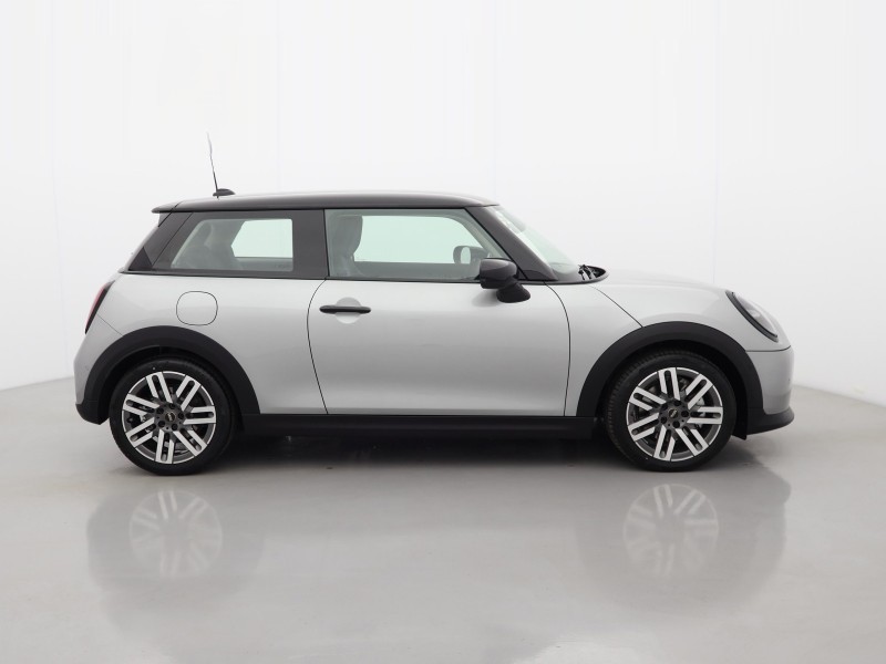 2025 (75) MINI COOPER 1.5 C Classic 3dr Auto 5524119