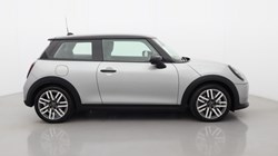 2025 (75) MINI COOPER 1.5 C Classic 3dr Auto 5524119
