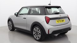2025 (75) MINI COOPER 1.5 C Classic 3dr Auto 1