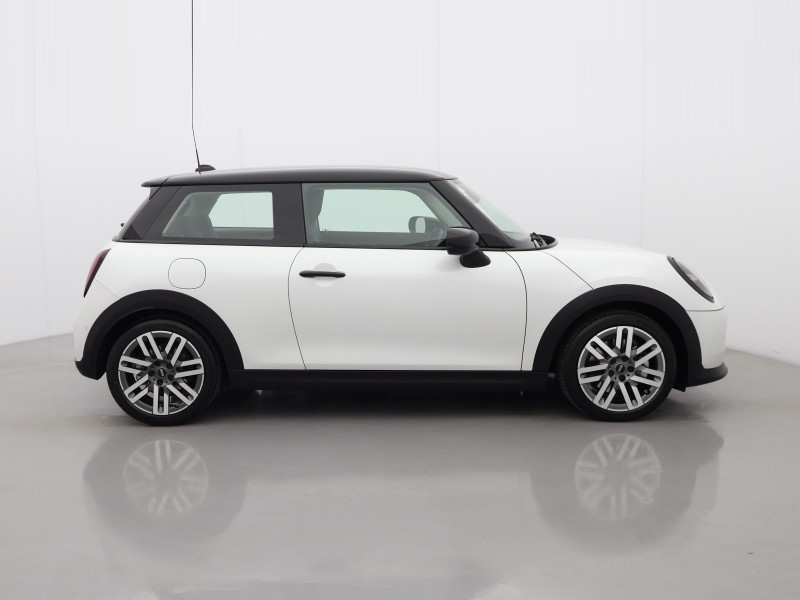 2026 (76) MINI COOPER 1.5 C Classic 3dr Auto 5561241