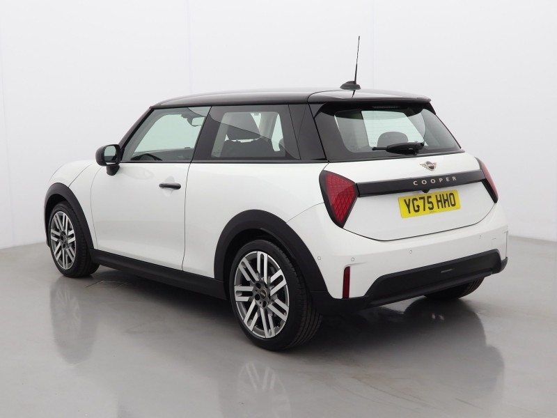 2026 (76) MINI COOPER 1.5 C Classic 3dr Auto 5561238