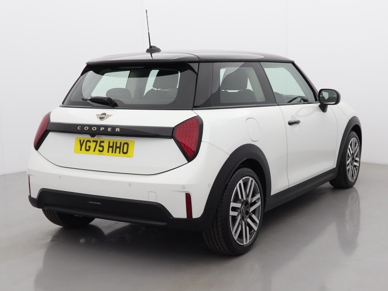 2026 (76) MINI COOPER 1.5 C Classic 3dr Auto 5561240