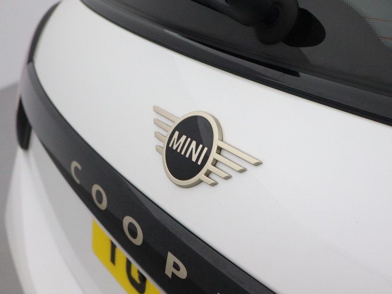 2026 (76) MINI COOPER 1.5 C Classic 3dr Auto 5561268