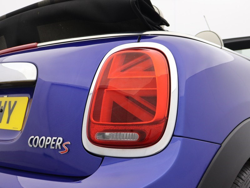 2018 (18) MINI CONVERTIBLE 2.0 Cooper S 2dr Auto 5522257