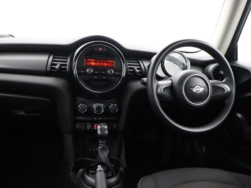 2017 (67) MINI HATCHBACK 1.5 Cooper 3dr Auto 5610341