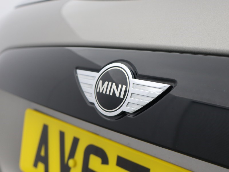 2017 (67) MINI HATCHBACK 1.5 Cooper 3dr Auto 5610301