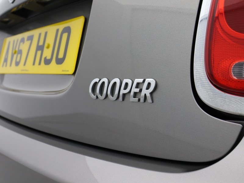 2017 (67) MINI HATCHBACK 1.5 Cooper 3dr Auto 5610300