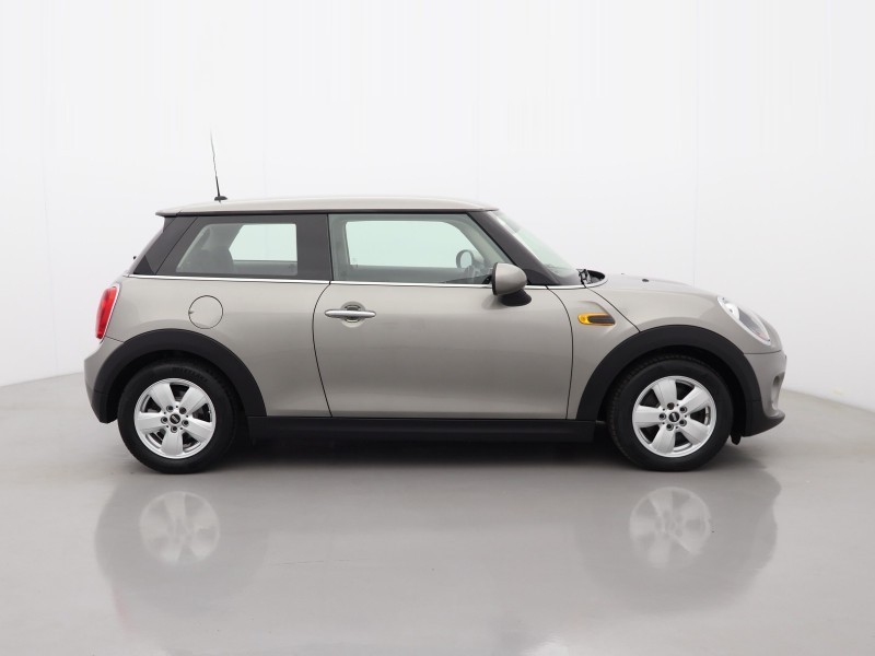 2017 (67) MINI HATCHBACK 1.5 Cooper 3dr Auto 5610560