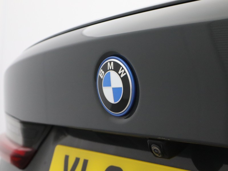 2023 (23) BMW 3 SERIES 330e M Sport 4dr Step Auto 5615962