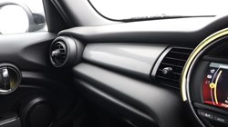 2019 (69) MINI HATCHBACK 1.5 Cooper Sport II 5dr 5597642