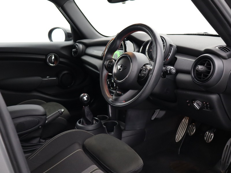 2019 (69) MINI HATCHBACK 1.5 Cooper Sport II 5dr 5597618