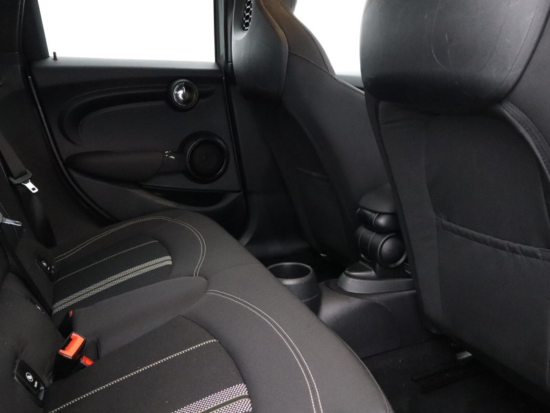 2019 (69) MINI HATCHBACK 1.5 Cooper Sport II 5dr 5597650