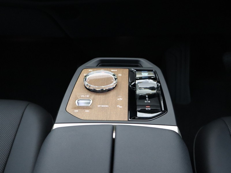 2022 (22) BMW iX 240kW xDrive40 M Sport 76.6kWh 5dr Auto 5575353