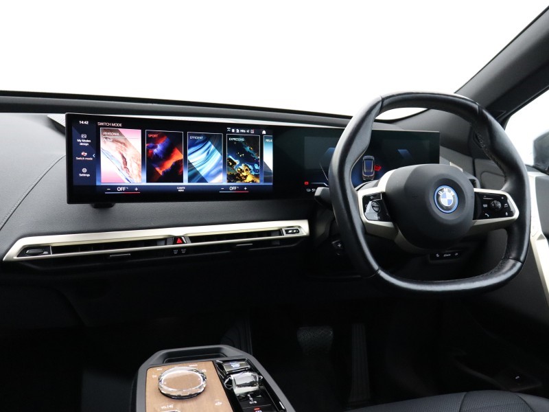 2022 (22) BMW iX 240kW xDrive40 M Sport 76.6kWh 5dr Auto 5575351