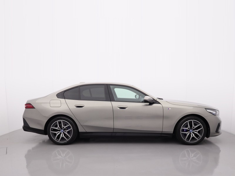 2025 (75) BMW I5 250kW eDrive40 M Sport 84kWh 4dr Auto 5553336