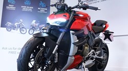 2020 (70) Ducati Streetfighter V4 2682045