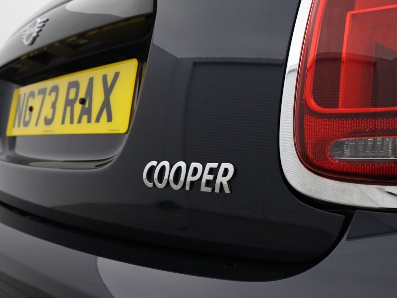 2023 (73) MINI HATCHBACK 1.5 Cooper Exclusive Premium 5dr Auto 5570007