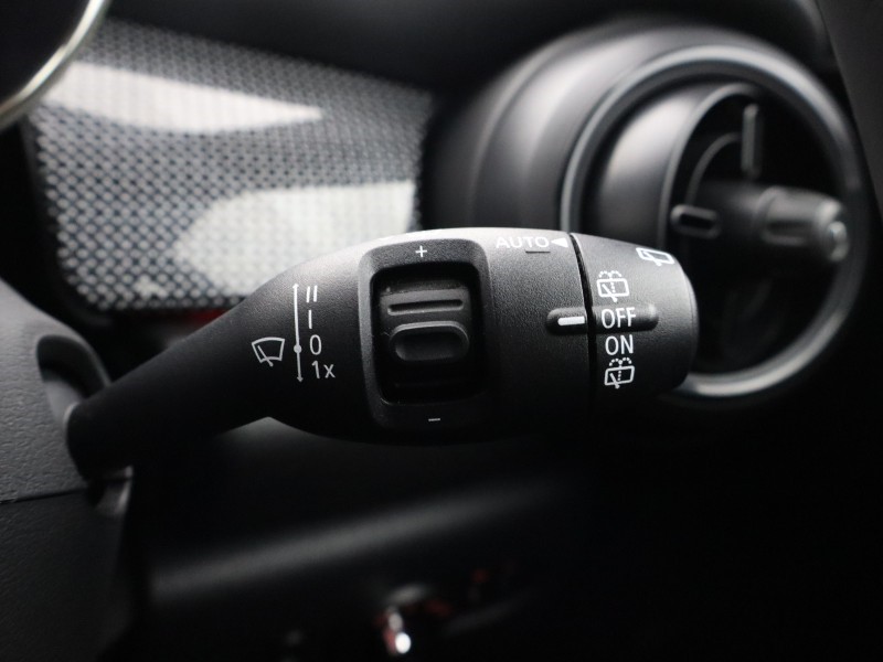 2023 (73) MINI HATCHBACK 1.5 Cooper Exclusive Premium 5dr Auto 5570046