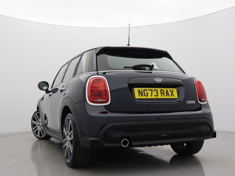 2023 (73) MINI HATCHBACK 1.5 Cooper Exclusive Premium 5dr Auto 5570058