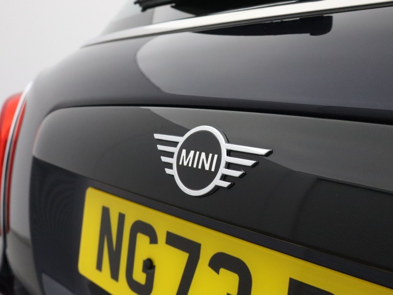 2023 (73) MINI HATCHBACK 1.5 Cooper Exclusive Premium 5dr Auto 5570008