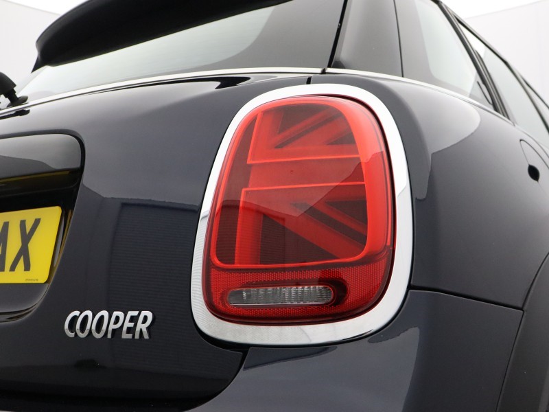 2023 (73) MINI HATCHBACK 1.5 Cooper Exclusive Premium 5dr Auto 5570006
