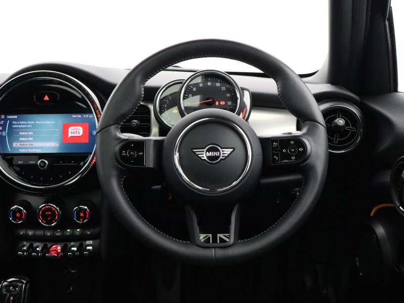 2022 (22) MINI HATCHBACK 1.5 Cooper Exclusive 5dr Auto 5580218