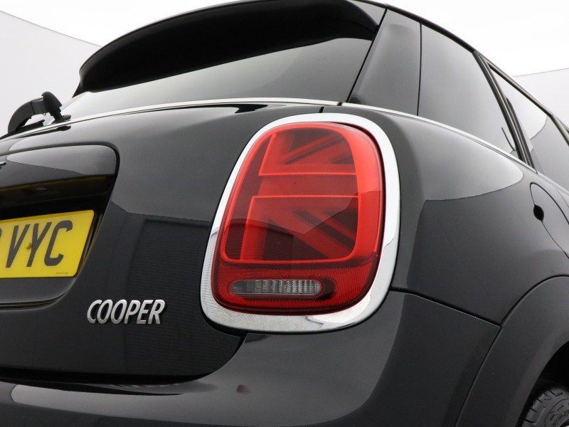 2022 (22) MINI HATCHBACK 1.5 Cooper Exclusive 5dr Auto 5580169
