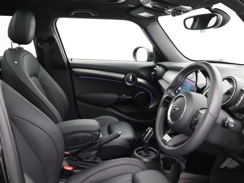 2022 (22) MINI HATCHBACK 1.5 Cooper Exclusive 5dr Auto 5580189