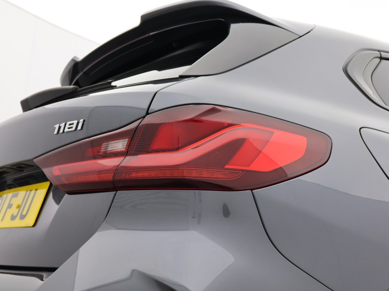 2021 (21) BMW 1 SERIES 118i M Sport 5dr 5601068