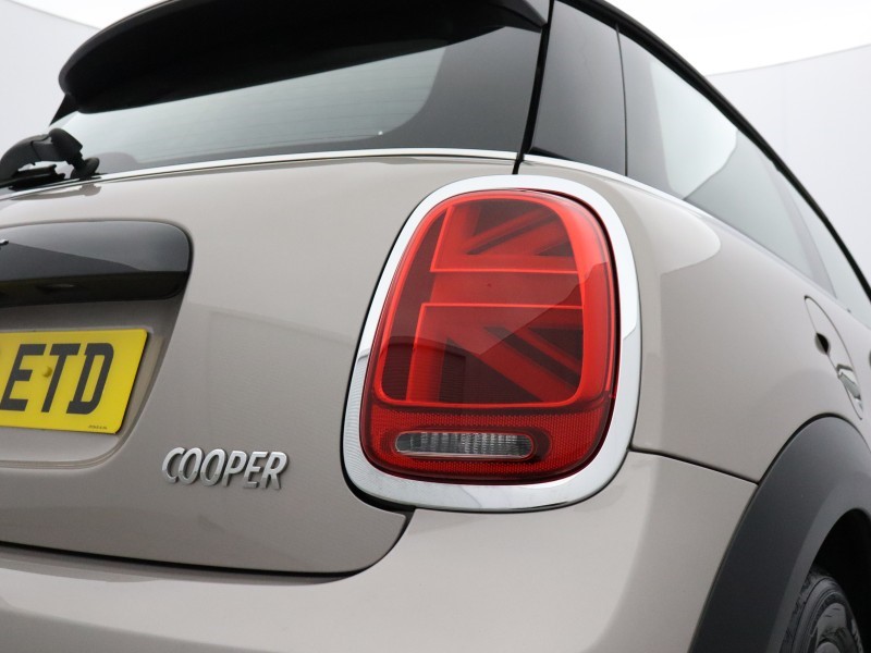 2023 (73) MINI HATCHBACK 1.5 Cooper Classic 3dr Auto 5574876