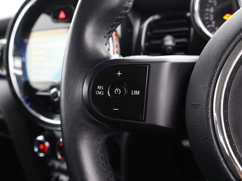 2022 (72) MINI HATCHBACK 1.5 Cooper Classic 5dr Auto 5657331