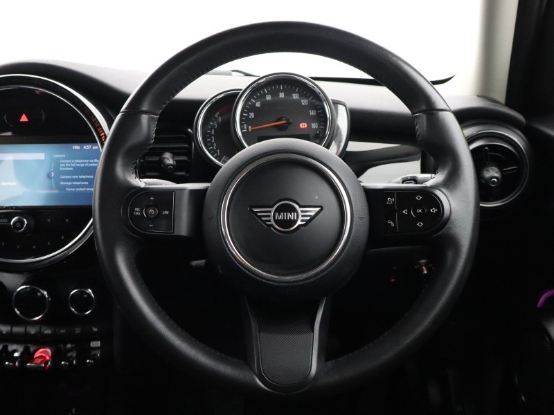 2022 (72) MINI HATCHBACK 1.5 Cooper Classic 5dr Auto 5657339