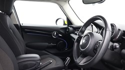 2022 (72) MINI HATCHBACK 1.5 Cooper Classic 5dr Auto 5657313