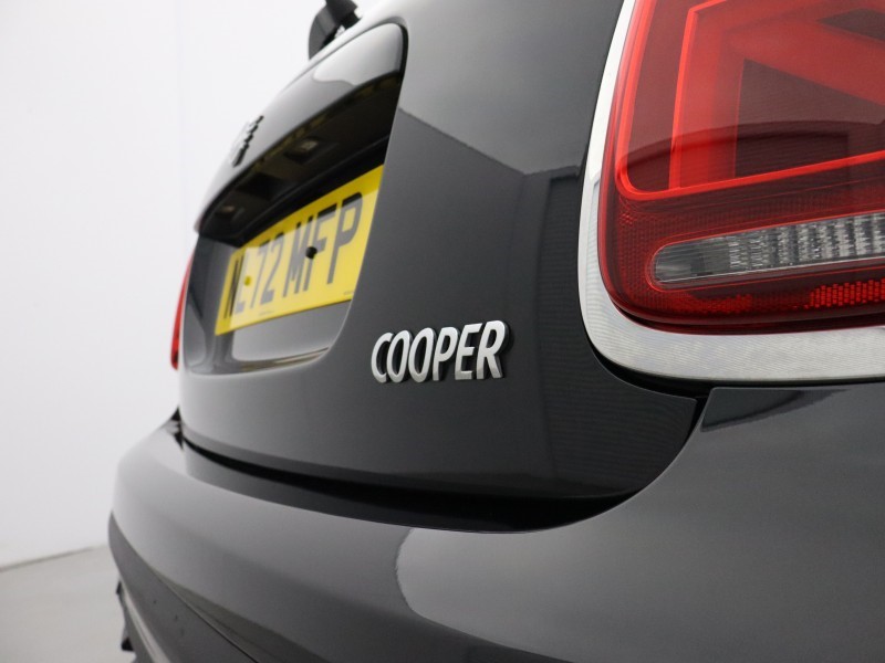 2022 (72) MINI HATCHBACK 1.5 Cooper Classic 5dr Auto 5657307