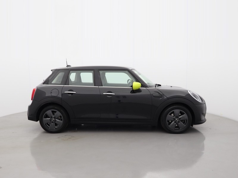 2022 (72) MINI HATCHBACK 1.5 Cooper Classic 5dr Auto 5657422