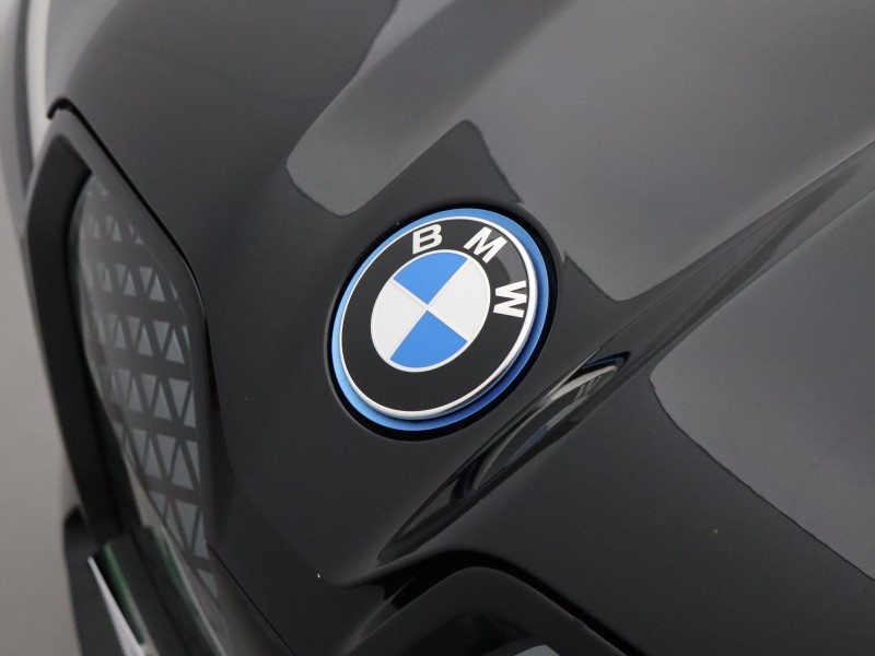 2023 (73) BMW iX 240kW xDrive40 M Sport 76.6kWh 5dr Auto 5658651