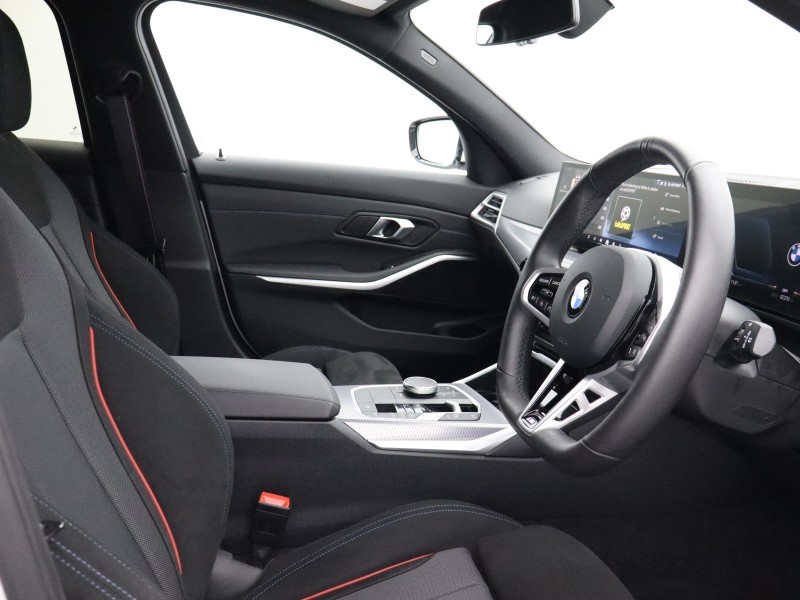 2026 (26) BMW 3 SERIES 320i M Sport 5dr Step Auto 5752048